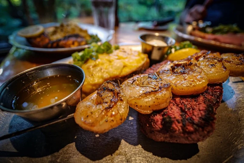 meal at The Peddler